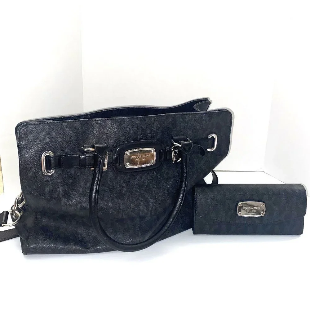 MICHAEL KORS Signature‎ Logo with Wallet